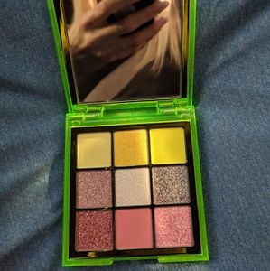 Huda beauty neon green palette